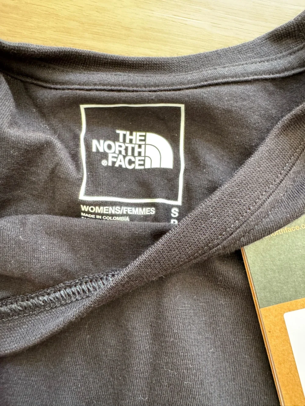 NWT The North Face Black Short Sleeve Crew Tee - Picture 3 of 4